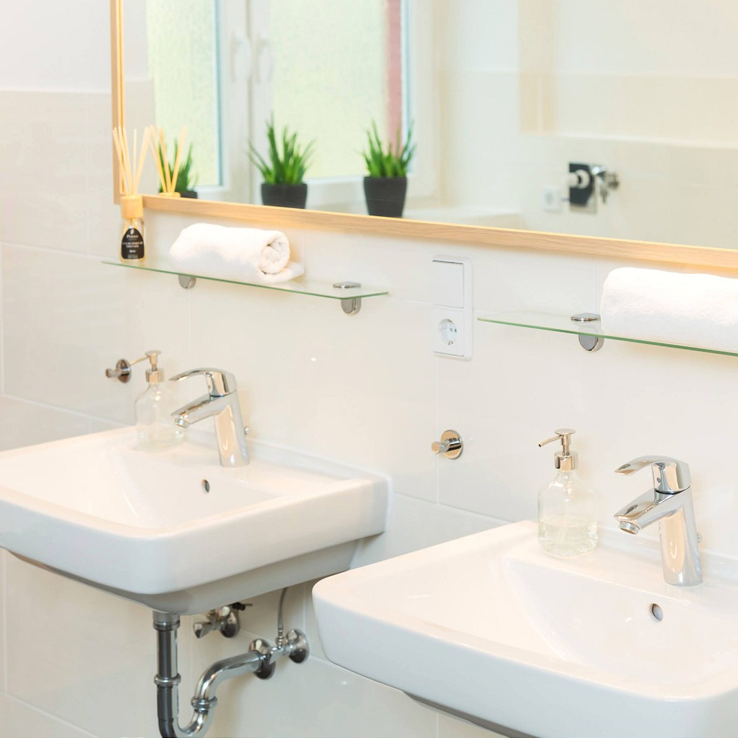 Five Bedroom Connection Apartment