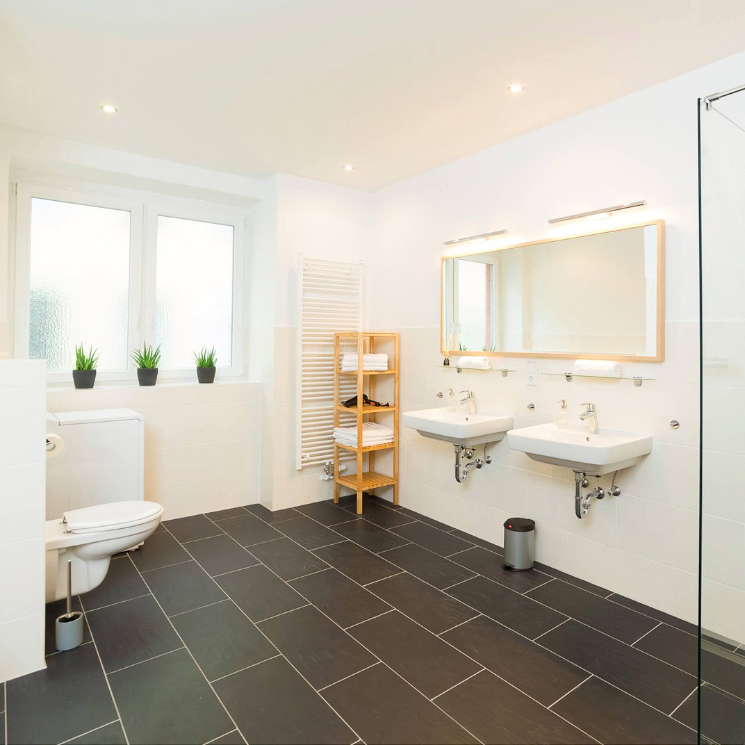 Five Bedroom Connection Apartment