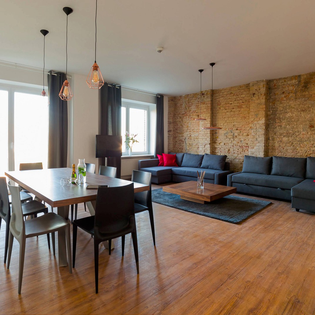 Five Bedroom Connection Apartment